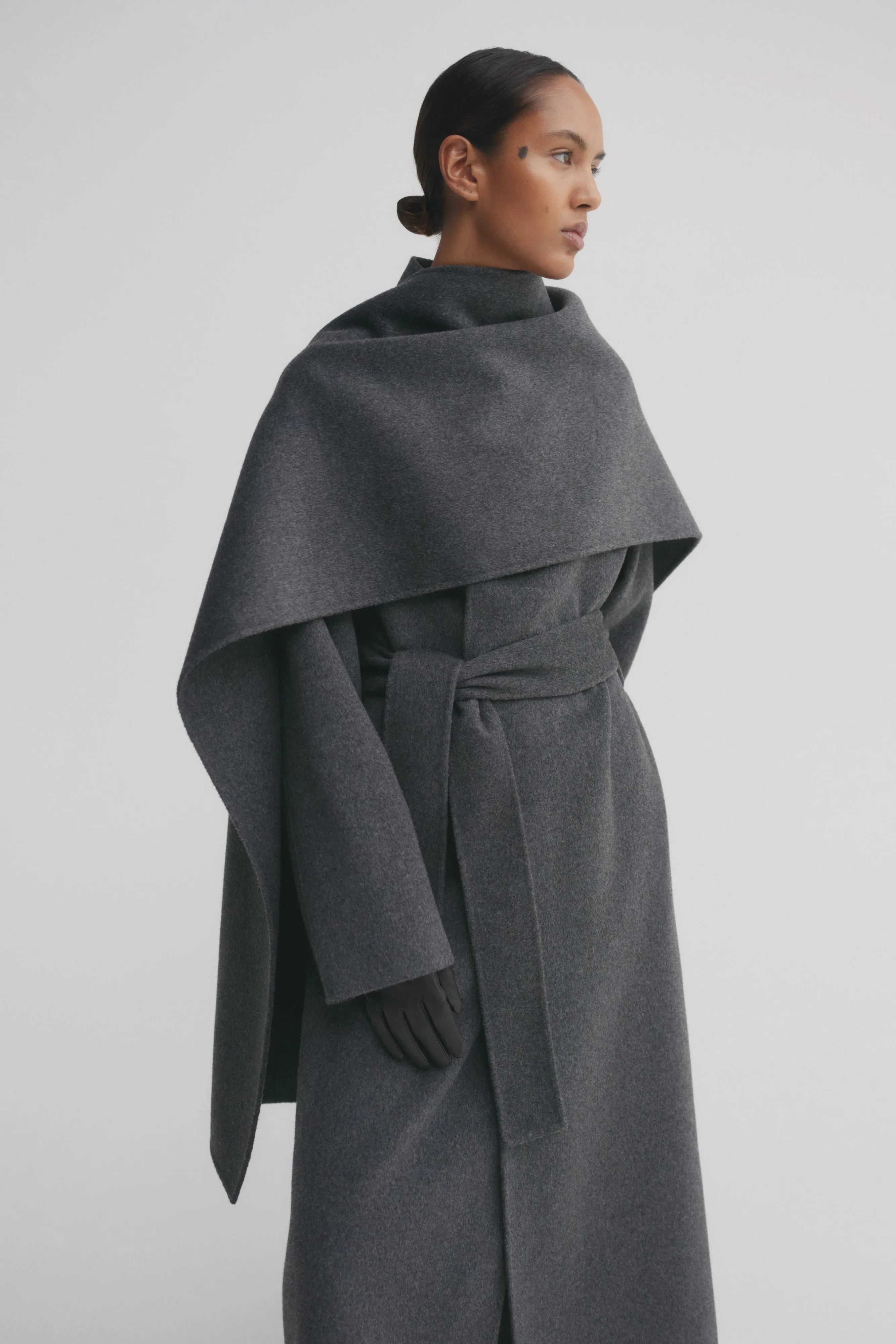 Almada Micha Double Scarf in Dark Grey