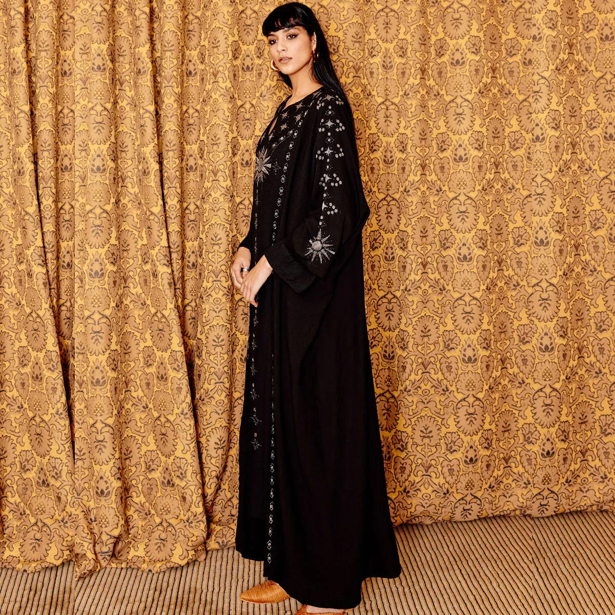 RISING SUN SLEEVE ON BLACK ABAYA